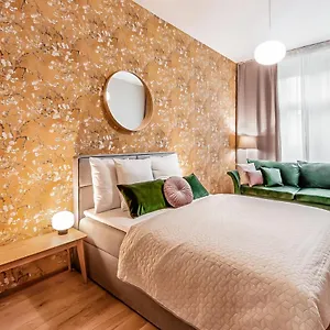 https://turnkey-apartment-train-station.praguehotelsweb.com